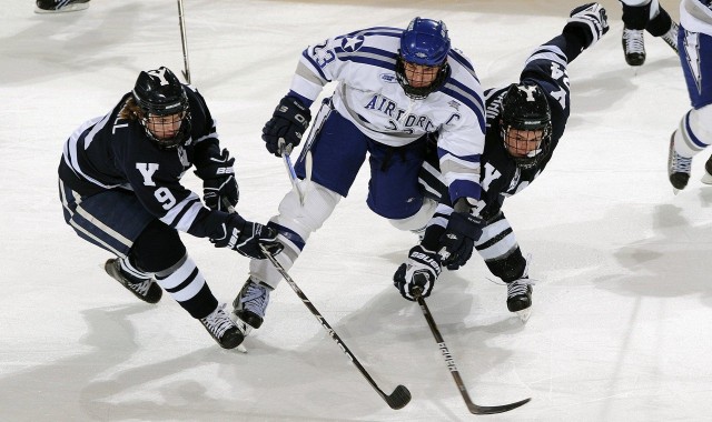 昔日绿军希望之星亚布塞莱续约法国劲旅，NBA之路或将定格于回忆
