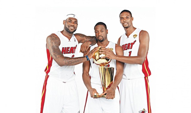 阿拉巴续约悬而未决，皇马冷静观望，奥地利核心静待召唤