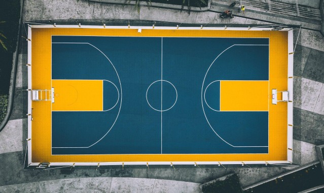 末节单外援抉择考验教练智慧，内线短板持续制约北京男篮攀升