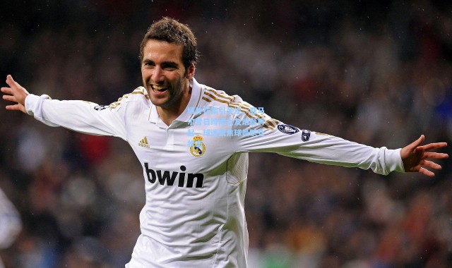 场外花絮引关注，亚马尔昔日绯闻女友话题再起，球迷聚焦球员职业状态